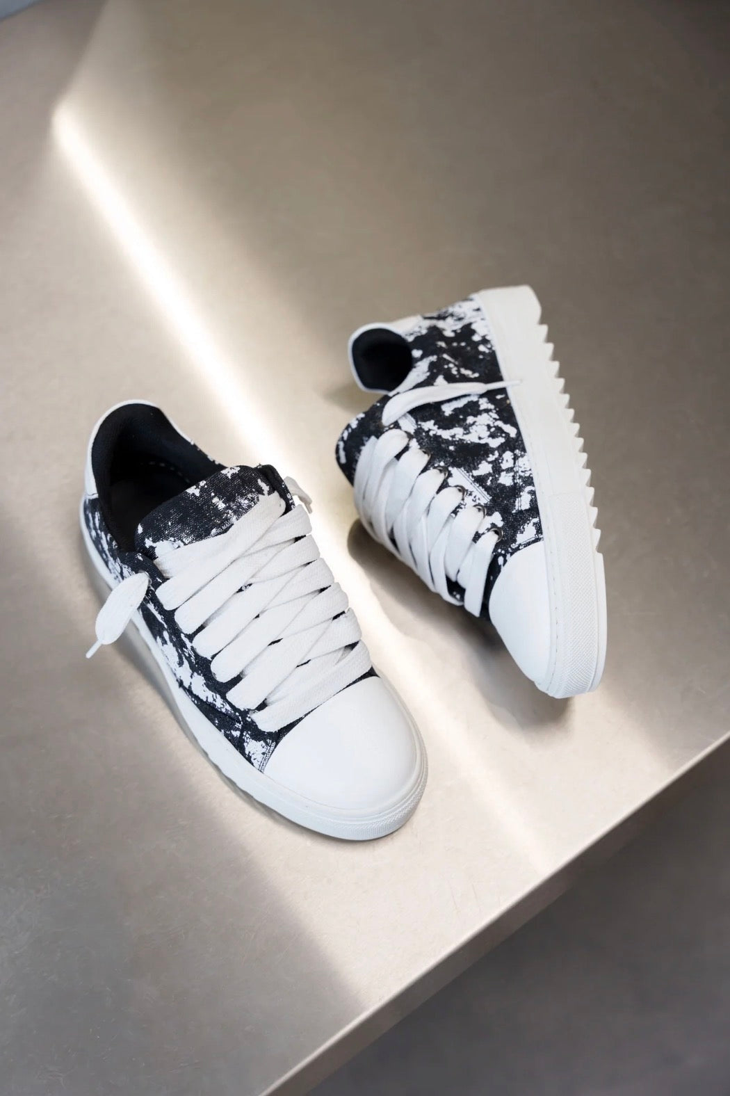 DE BLANC LACED SNEAKER