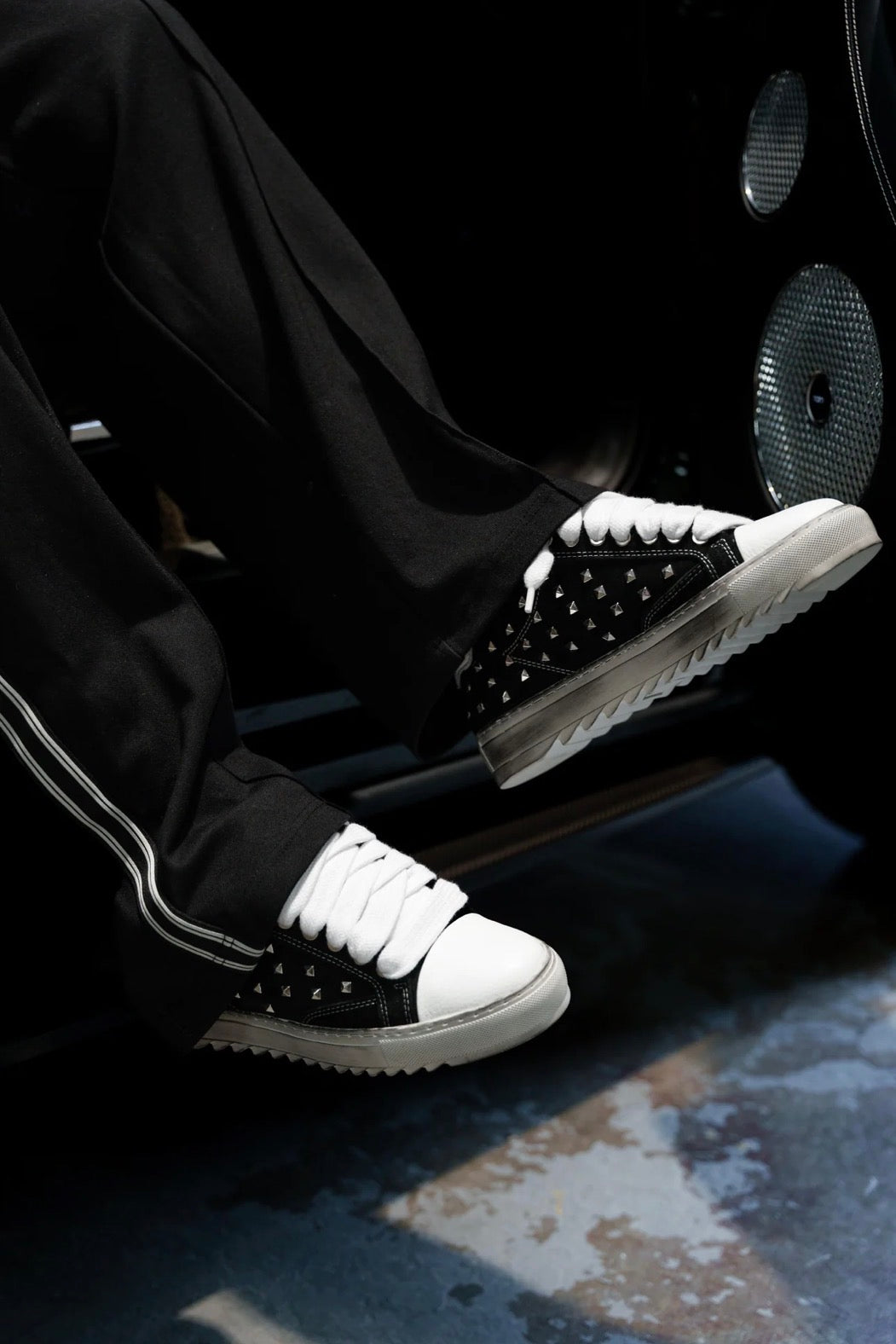 BEBÉ LAUREN LACED SNEAKER