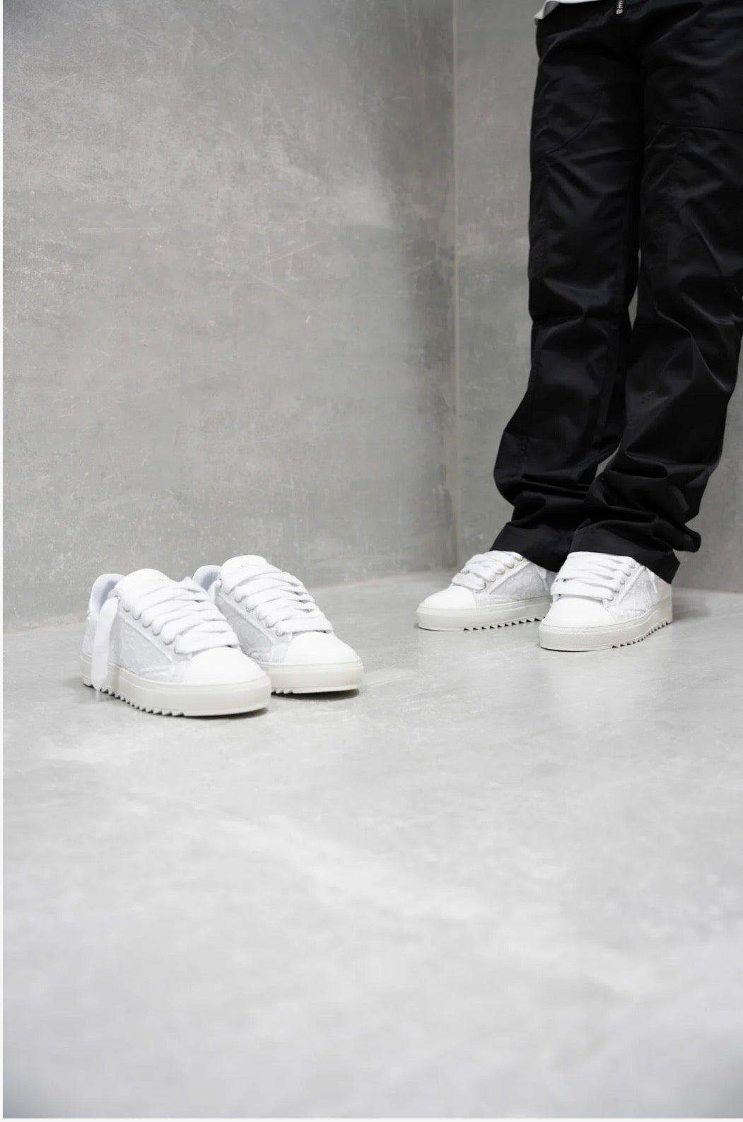 MOÑ BLANC LACED SNEAKER