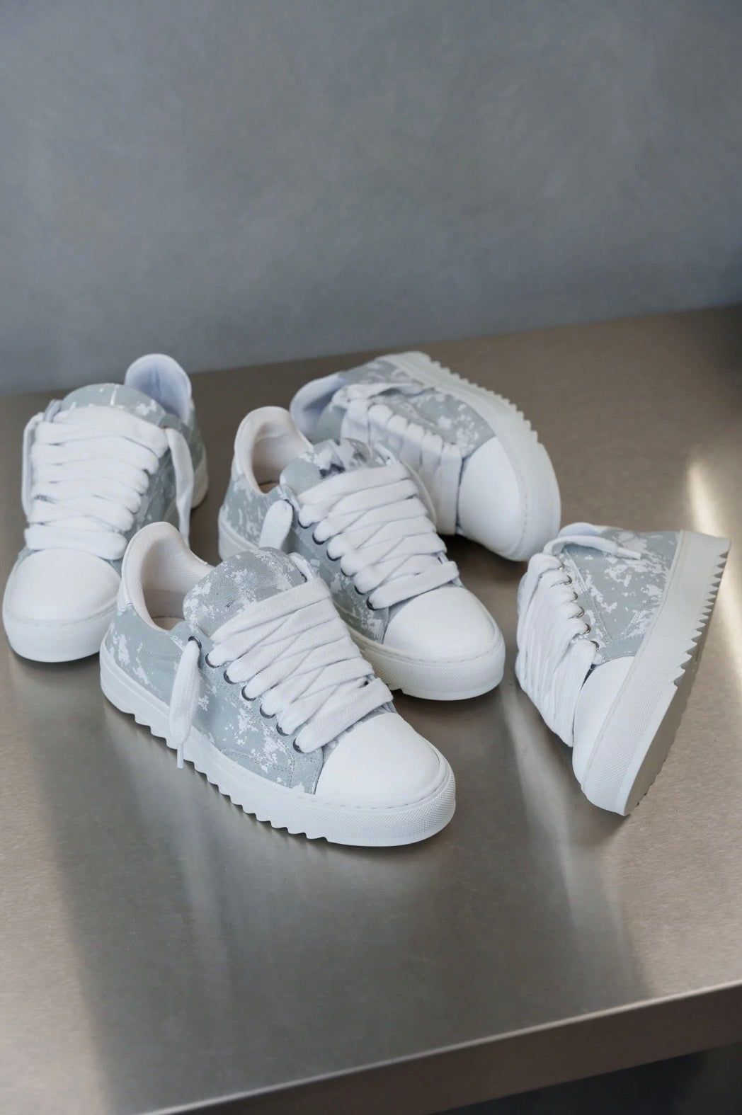 RENESANCÉ LACED SNEAKER