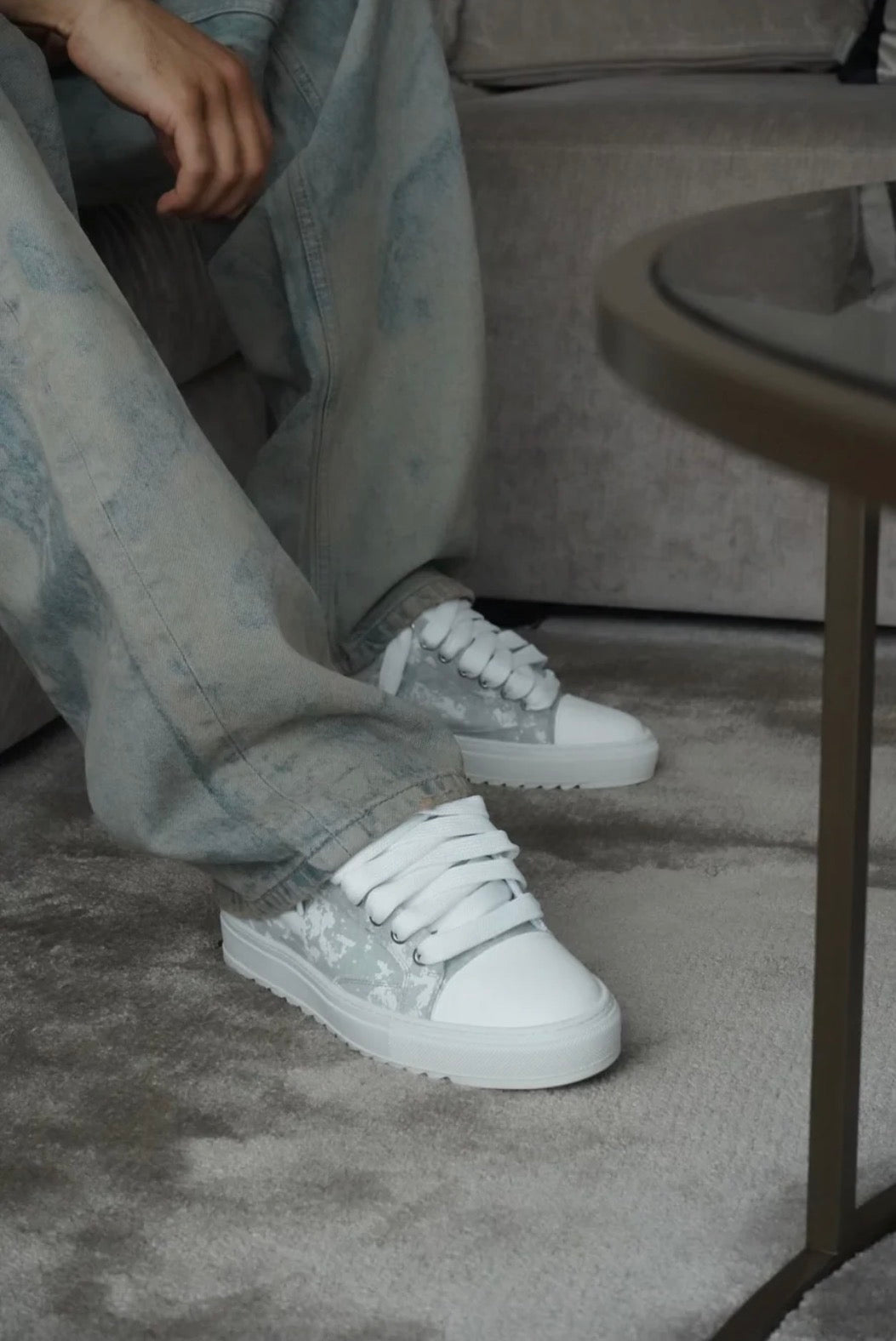 RENESANCÉ LACED SNEAKER